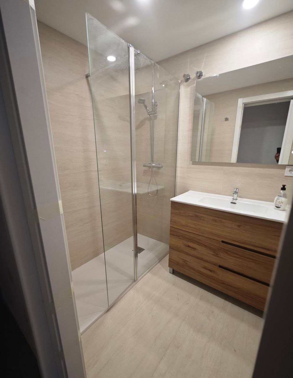 Baño completo Luxe reformado en Moncada - después